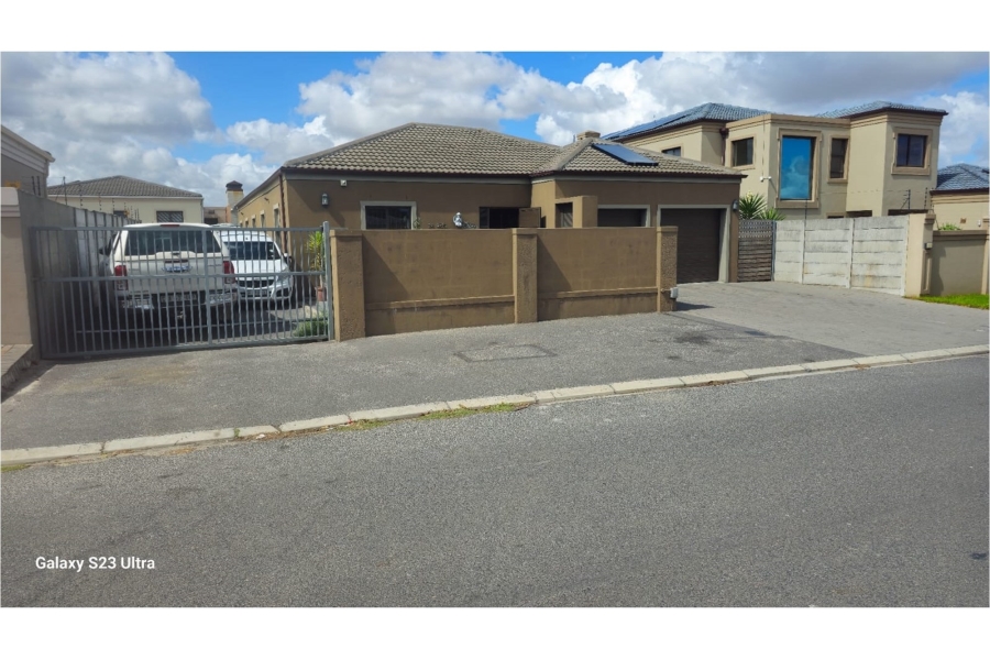 4 Bedroom Property for Sale in Vredelust Western Cape